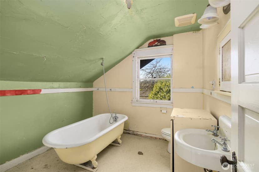 Property photo for 5519 12th Avenue NE, Seattle photo 21