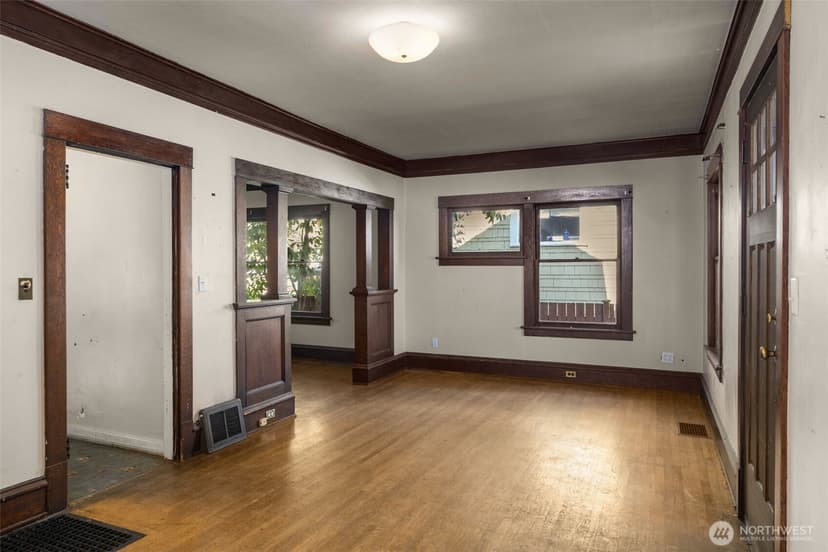 Property photo for 5519 12th Avenue NE, Seattle photo 7