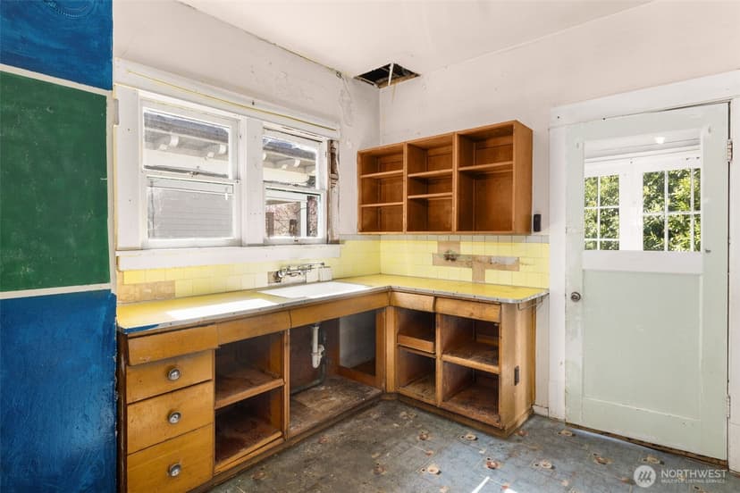 Property photo for 5519 12th Avenue NE, Seattle photo 12