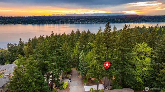 Property photo for 7236 NE 121st Place, Kirkland photo 4
