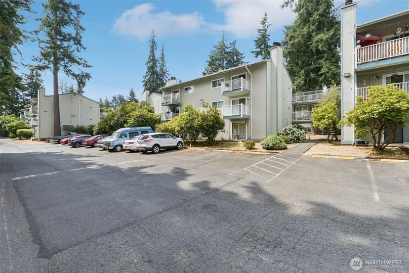 Property photo for 5806 200th Street SW #F, Lynnwood photo 2