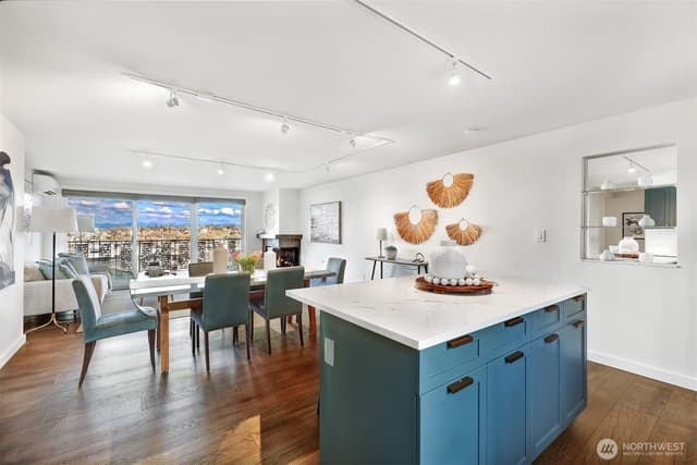 Property photo for 1818 Bigelow Avenue N #301, Seattle photo 5