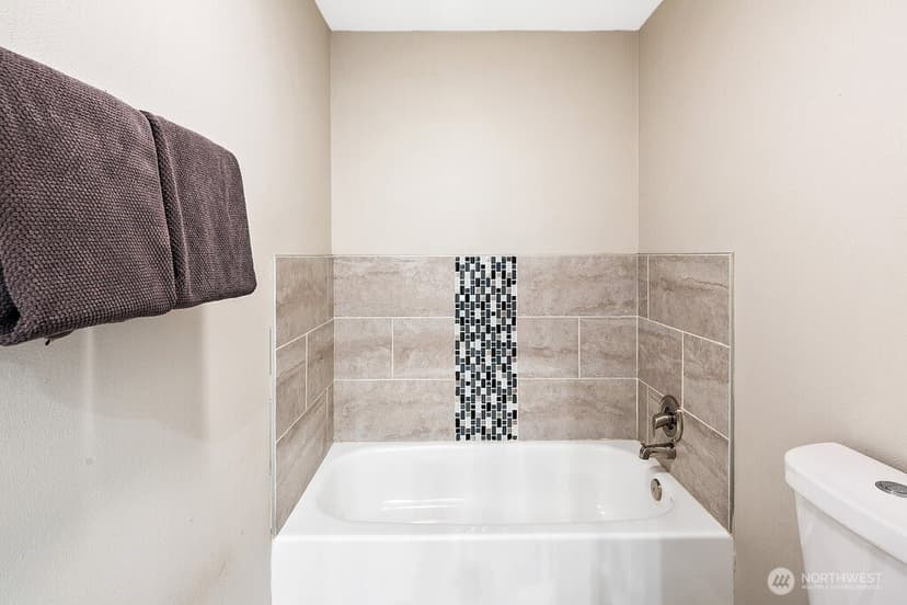 Property photo for 1431 NW Richmond Beach Road #1, Shoreline photo 26