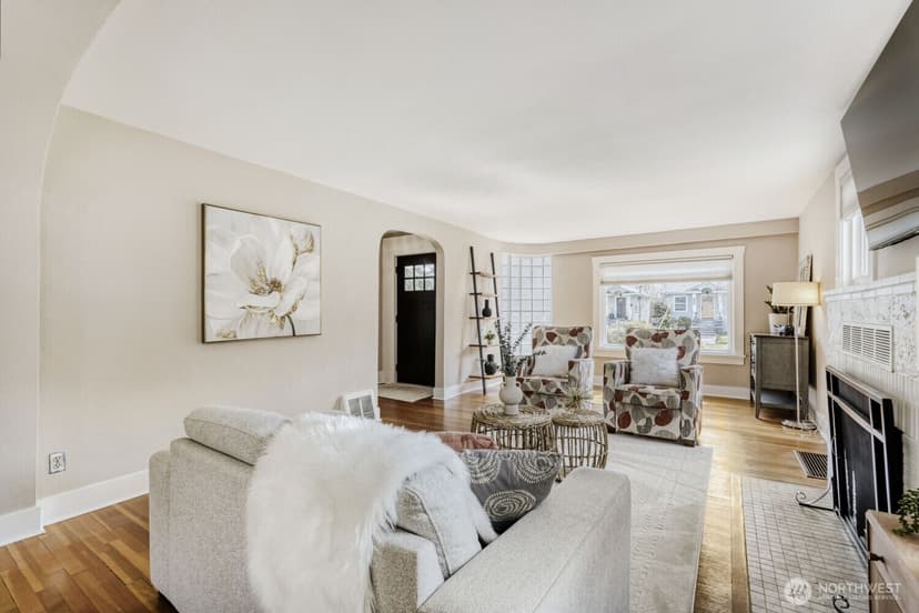 Property photo for 348 NE 57th Street, Seattle photo 6