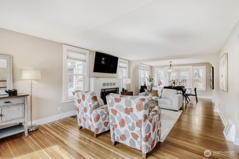 Property photo for 348 NE 57th Street, Seattle photo 7