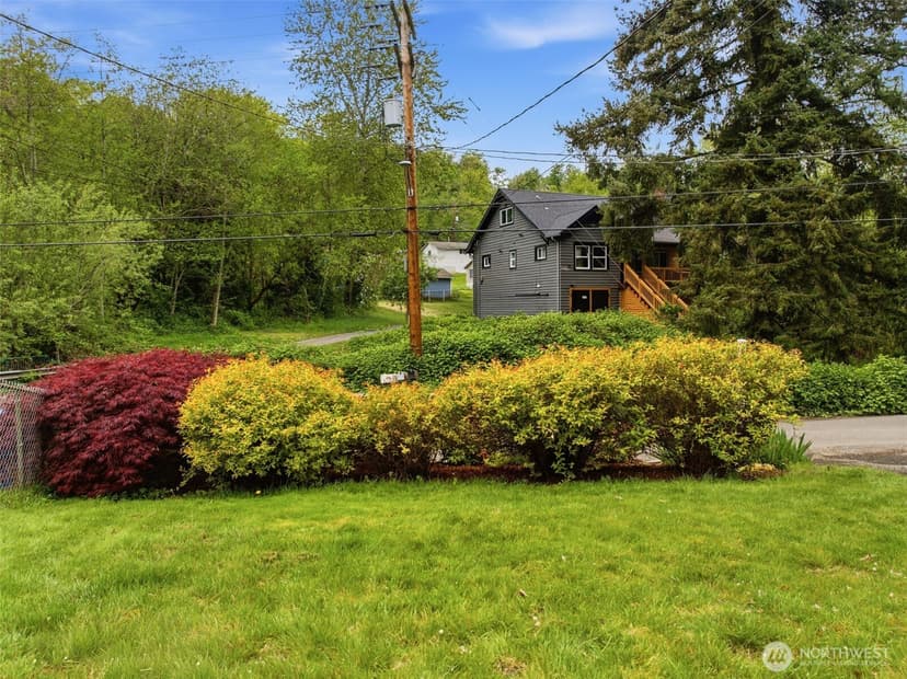 Property photo for 6352 24th Avenue SW, Seattle photo 2