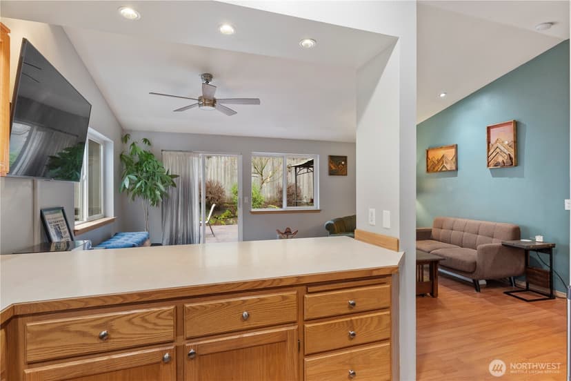 Property photo for 6352 24th Avenue SW, Seattle photo 8