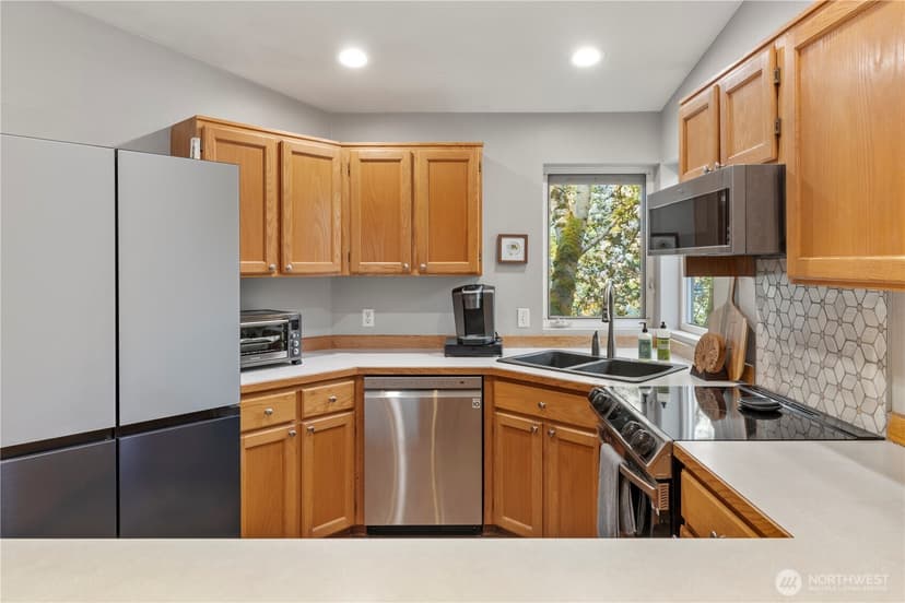 Property photo for 6352 24th Avenue SW, Seattle photo 10