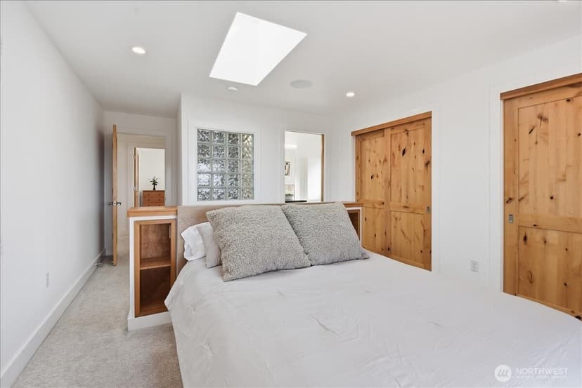 Property photo for 612 View Place, Edmonds photo 16