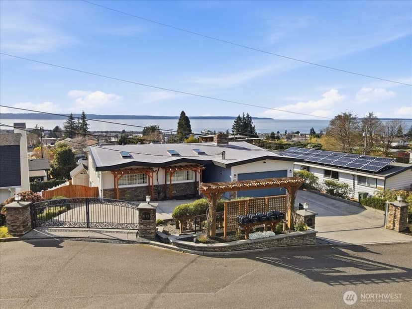 Property photo for 612 View Place, Edmonds photo 37