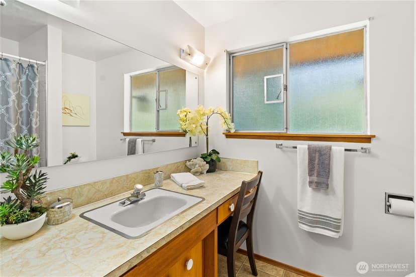 Property photo for 15829 4th Avenue SW, Burien photo 17