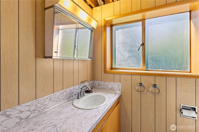 Property photo for 15829 4th Avenue SW, Burien photo 27