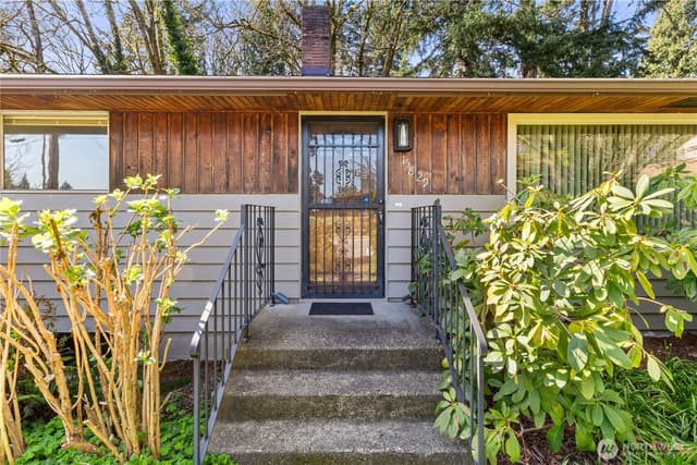 Property photo for 15829 4th Avenue SW, Burien