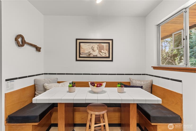 Property photo for 15829 4th Avenue SW, Burien photo 16