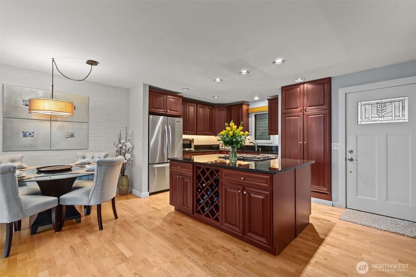Property photo for 10903 Glen Acres Drive S #A, Seattle photo 7