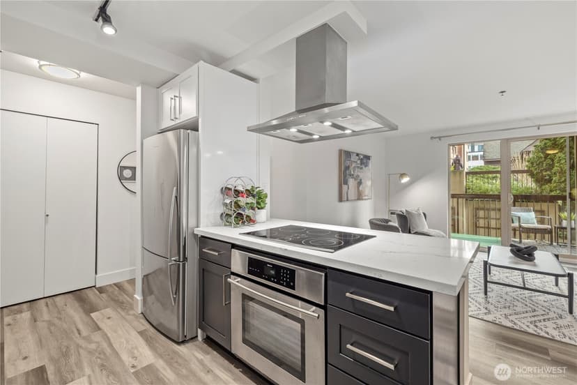 Property photo for 500 W 5th Avenue #306, Seattle photo 7
