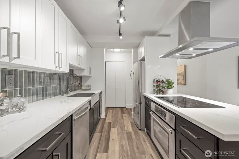 Property photo for 500 W 5th Avenue #306, Seattle photo 6