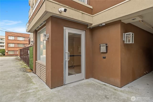 Property photo for 500 W 5th Avenue #306, Seattle photo 3