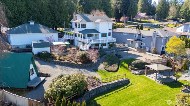 Property photo for 4217 Lakeridge Drive E, Lake Tapps