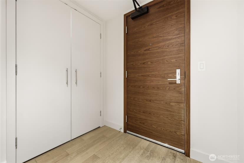 Property photo for 583 Battery Street #715N, Seattle photo 6