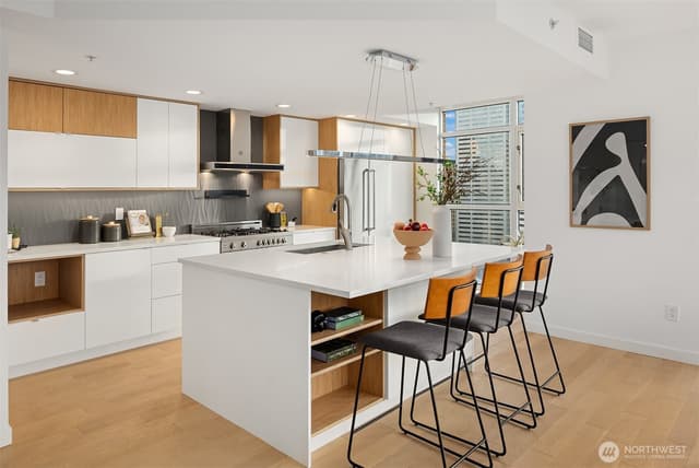 Property photo for 1420 Terry Avenue #1801, Seattle photo 4