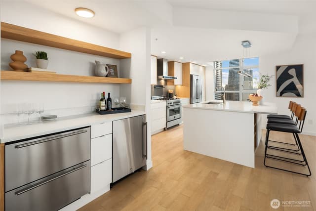 Property photo for 1420 Terry Avenue #1801, Seattle photo 2