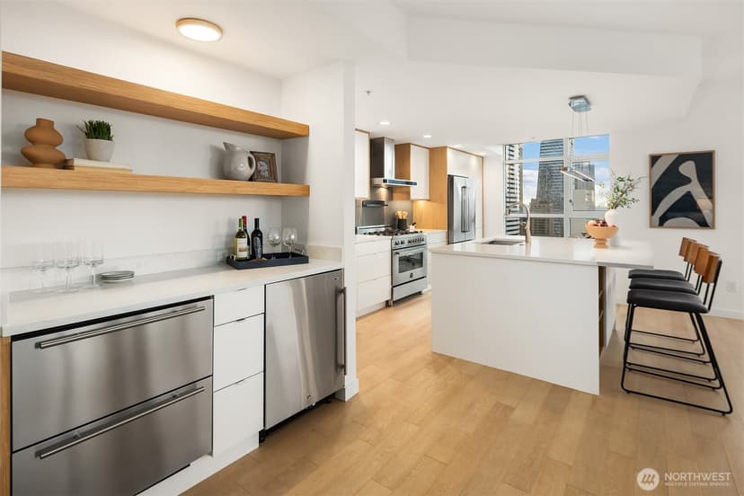 Property photo for 1420 Terry Avenue #1801, Seattle photo 2