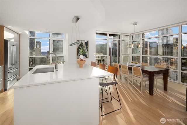 Property photo for 1420 Terry Avenue #1801, Seattle photo 3