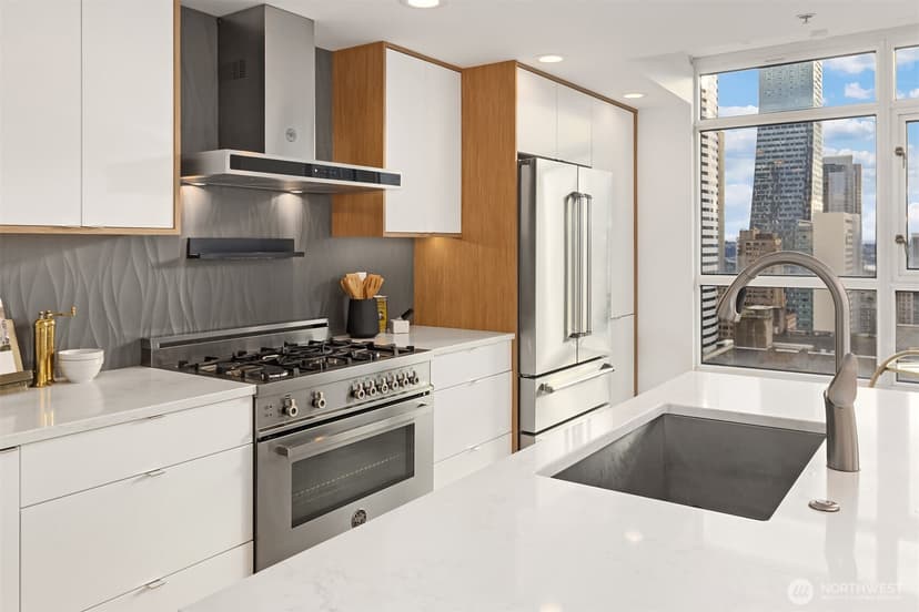 Property photo for 1420 Terry Avenue #1801, Seattle photo 5