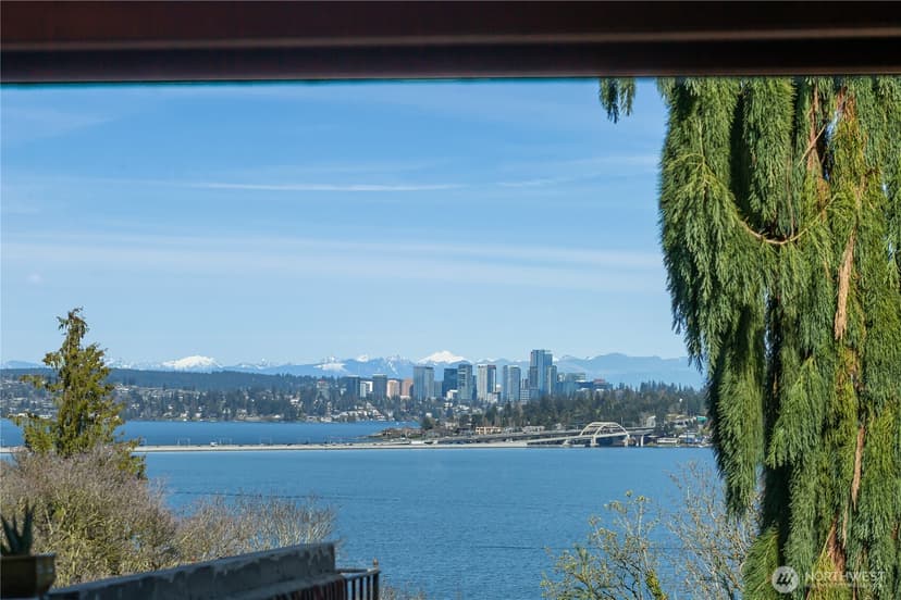 Property photo for 2844 Cascadia Avenue S, Seattle photo 9