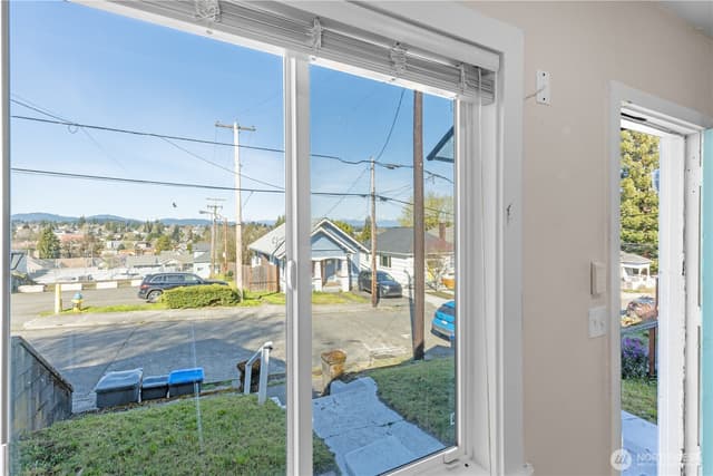 Property photo for 916 Pleasant Avenue, Bremerton photo 3