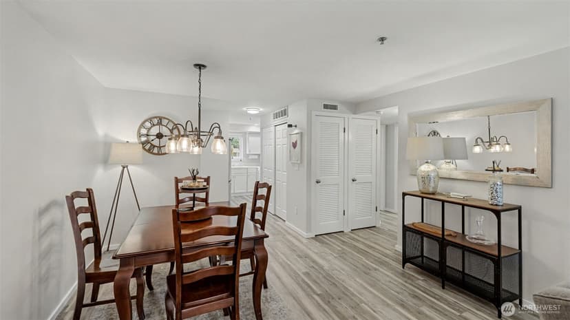 Property photo for 250 NW Dogwood Street #E-102, Issaquah photo 14
