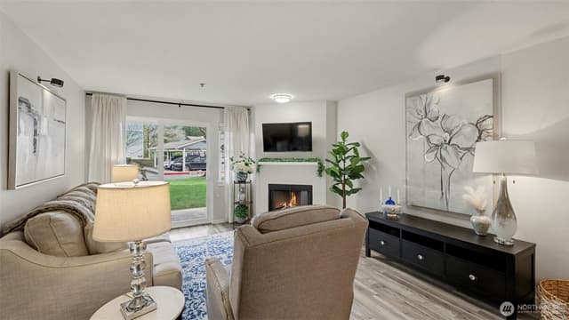 Property photo for 250 NW Dogwood Street #E-102, Issaquah photo 2