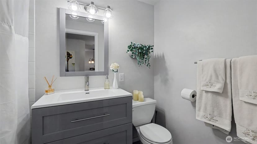 Property photo for 250 NW Dogwood Street #E-102, Issaquah photo 11