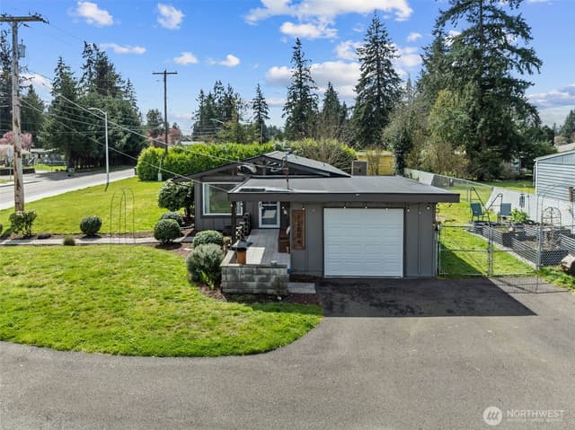 Property photo for 12004 Lake City Boulevard SW, Lakewood photo 2
