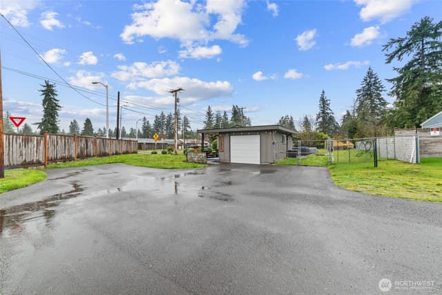 Property photo for 12004 Lake City Boulevard SW, Lakewood photo 5