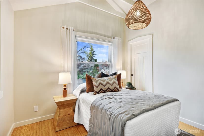 Property photo for 1910 N 38th Street, Seattle photo 15