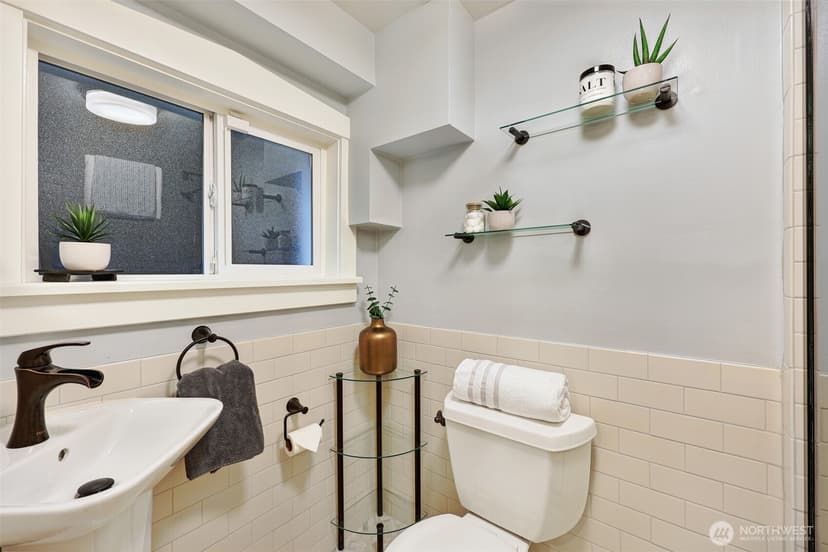 Property photo for 1910 N 38th Street, Seattle photo 19