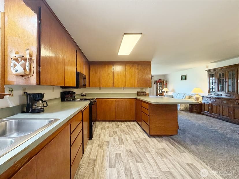 Property photo for 8825 Corbin Drive, Everett photo 9