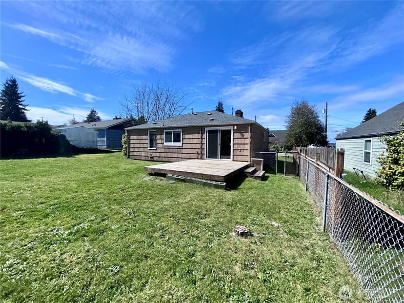 Property photo for 2735 Locust Avenue W, University Place photo 16