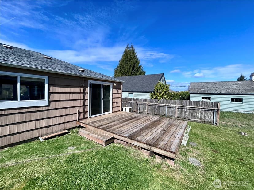 Property photo for 2735 Locust Avenue W, University Place photo 14