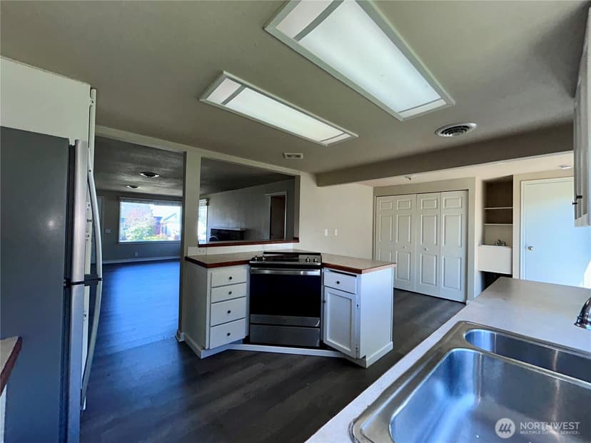 Property photo for 2735 Locust Avenue W, University Place photo 6
