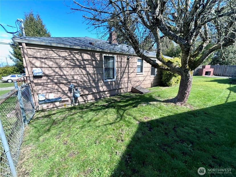 Property photo for 2735 Locust Avenue W, University Place photo 19