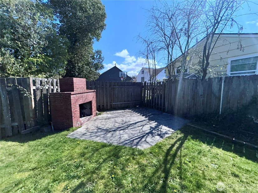 Property photo for 2735 Locust Avenue W, University Place photo 17