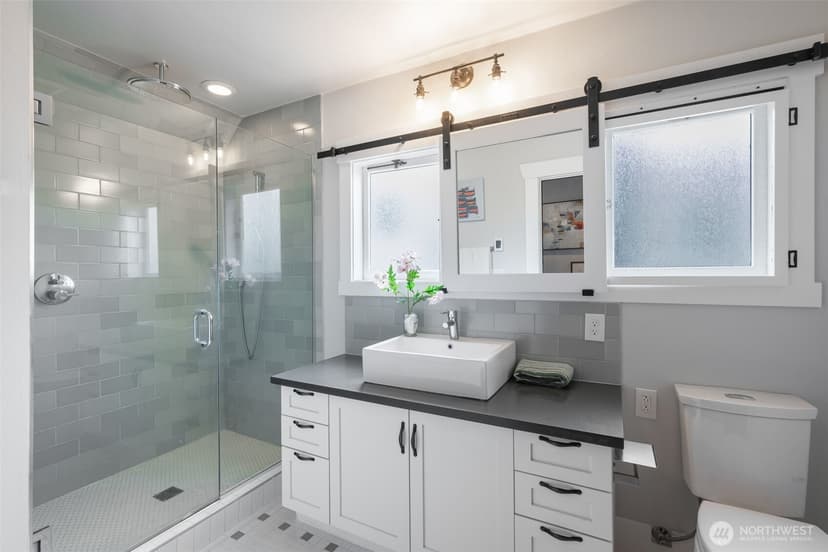 Property photo for 3258 14th Avenue W, Seattle photo 18