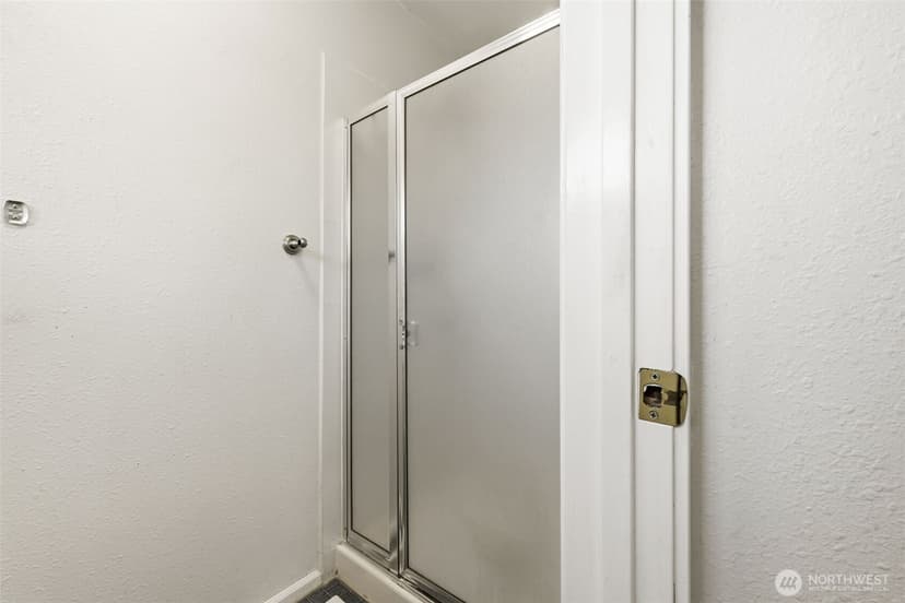 Property photo for 12522 SE 217th Place, Kent photo 16