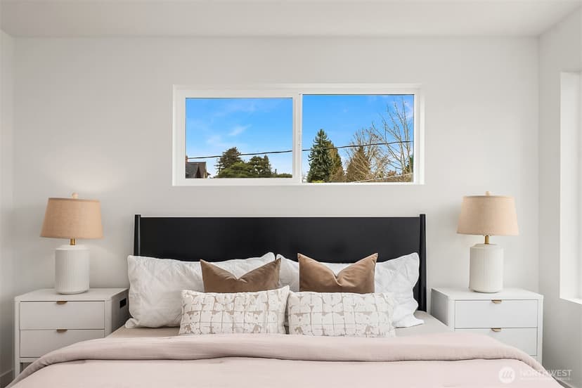 Property photo for 219 NE 75th Street, Seattle photo 16