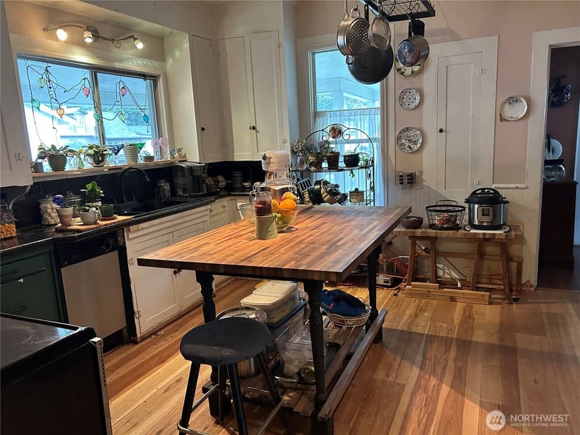 Property photo for 211 Seventh Street, Snohomish photo 4