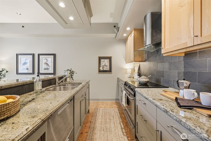 Property photo for 2030 Western Avenue #614, Seattle photo 12