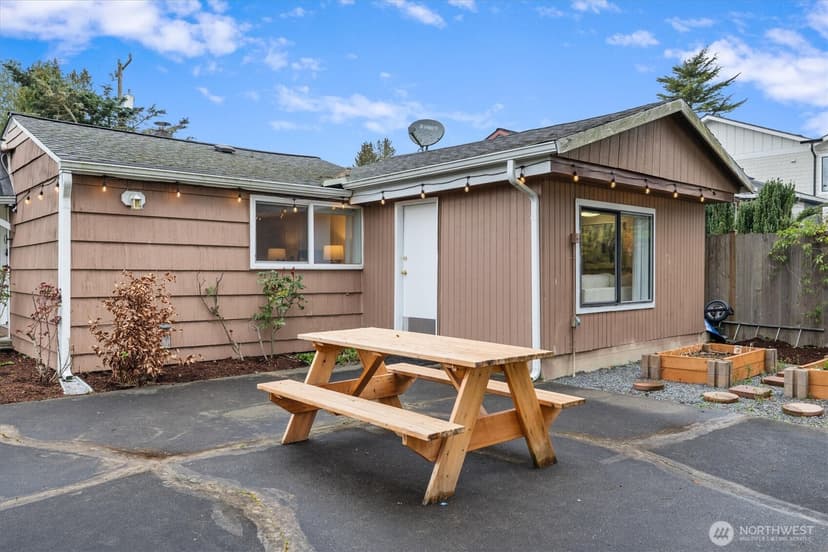 Property photo for 10044 12th Avenue NW, Seattle photo 23